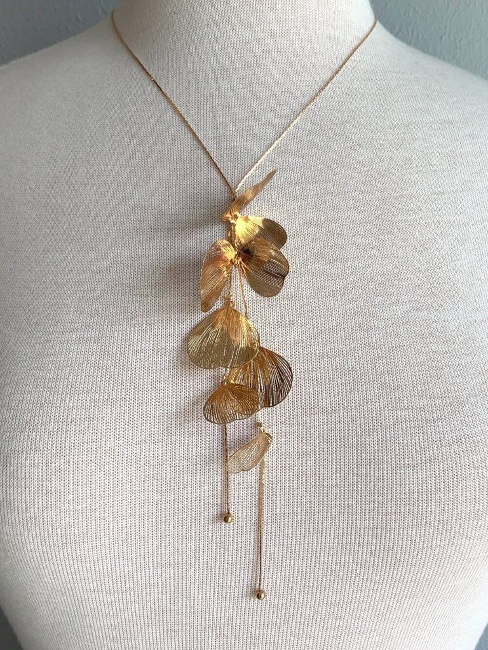 NEW Anthropologie Gold Wire Flower Cascade Necklace